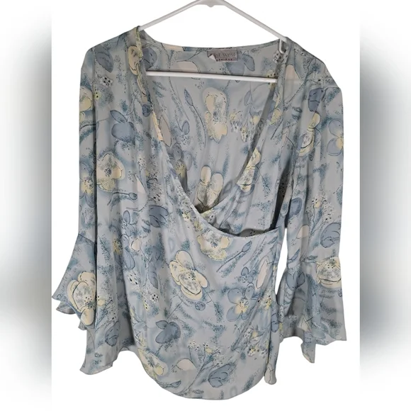 East West Vintage Baby Blue Floral Flowy Top Size Large Cross Front 3/4 Sleeve - Picture 1 of 10